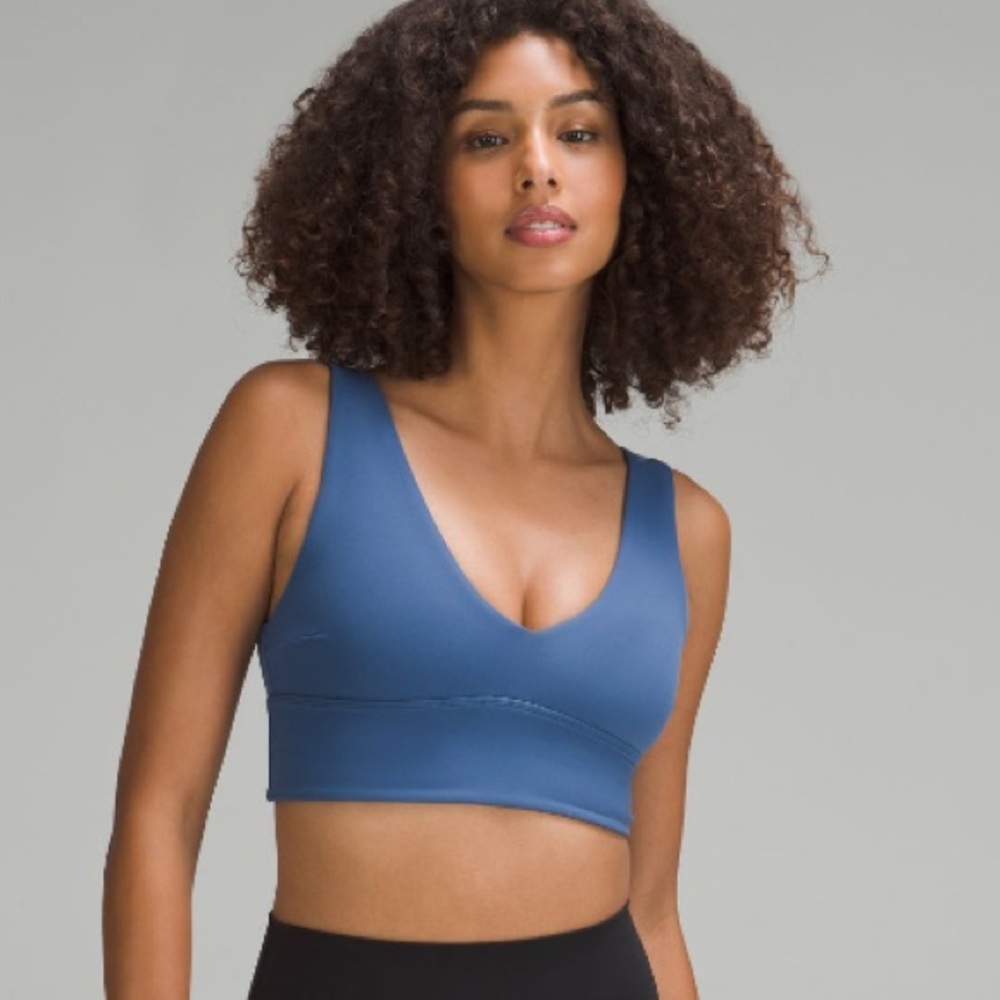 EUC lululemon align v neck bra pitch blue